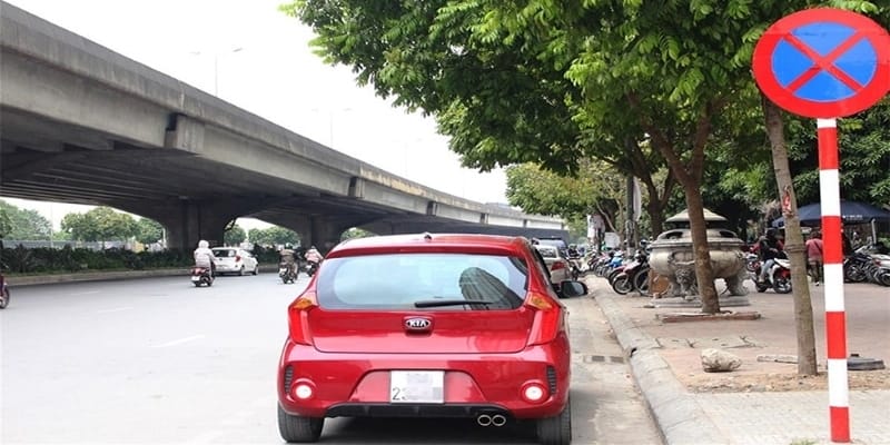 Mẹo nhỏ giúp tài xế tránh vi phạm cấm dừng đỗ xe ở Hà Nội