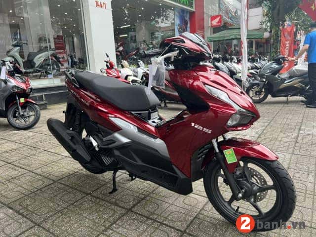 Air Blade 160 2025 phiên bản Tiêu Chuẩn màu Đỏ Đen Bạc thanh lịch