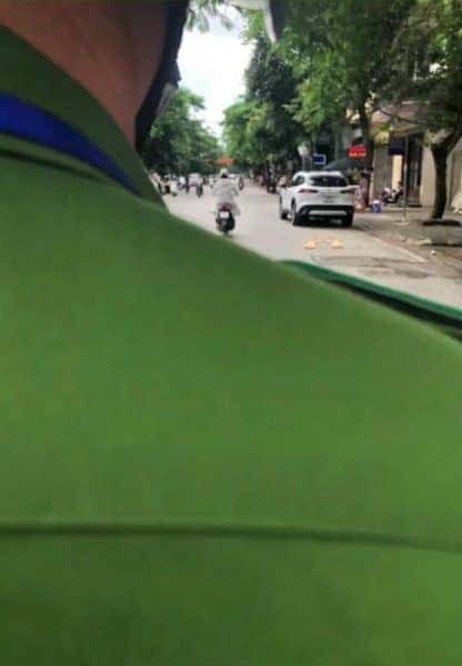 Ảnh công an dừng xe máy kiểm tra giấy tờ