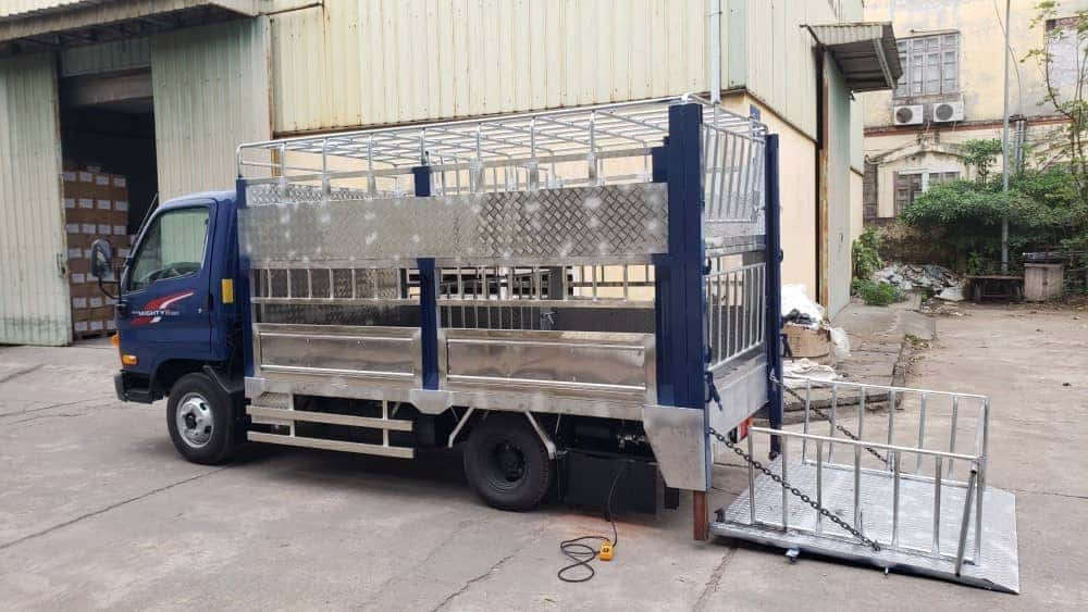 Chi phí xe tải 2 tấn chuyên dụng chở gia súc