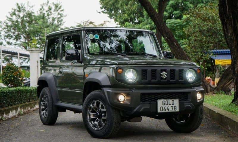 Chi tiết ngoại thất retro của xe Suzuki Jimny 5 cửa bản Comford