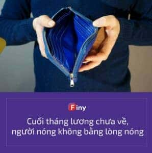 Chiếc chìa khóa xe máy đặt cùng giấy tờ chứng minh quyền sở hữu, tượng trưng cho việc cầm cavet xe