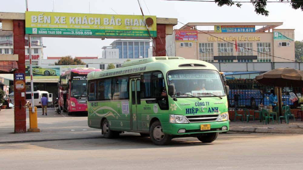 Đa dạng dòng xe phục vụ hành khách tại bến xe Bắc Giang