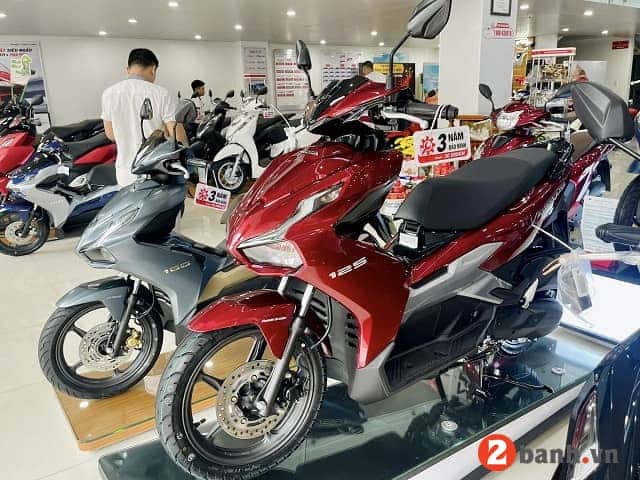 Đầu xe Honda Air Blade 2025 với hệ thống đèn LED định vị sắc sảo