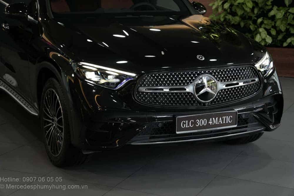 Đèn pha DIGITAL LIGHT tiên tiến trên Mercedes GLC 300 4Matic, yếu tố ảnh hưởng giá xe Mercedes GLC 300