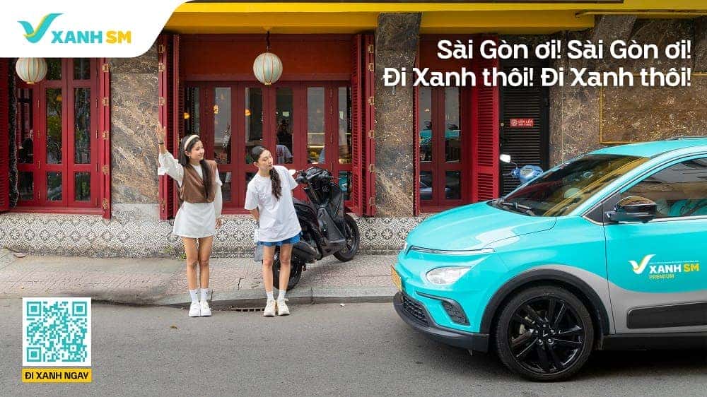Dịch vụ taxi Xanh SM đang đón khách tại bến xe An Sương, mang đến lựa chọn di chuyển hiện đại và thân thiện môi trường.