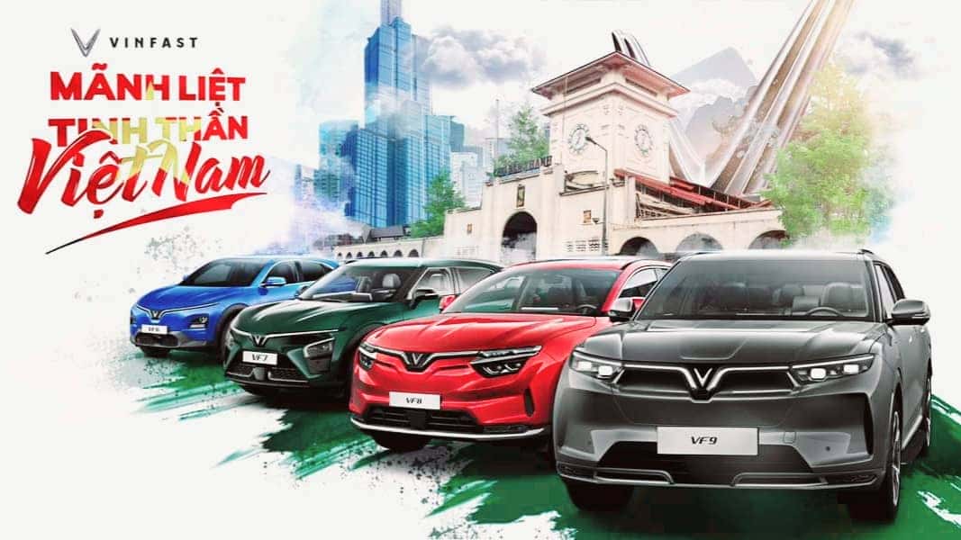 Dòng xe điện VinFast đậu trên đường phố, thể hiện sự phổ biến