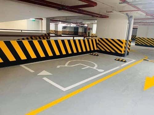 Hình ảnh bãi đỗ xe đã hoàn thiện thi công sơn kẻ vạch, sẵn sàng bàn giao