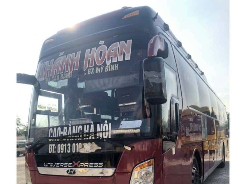Hình ảnh xe khách Khánh Hoàn Cao Bằng hiện đại, sẵn sàng khởi hành từ Hà Nội
