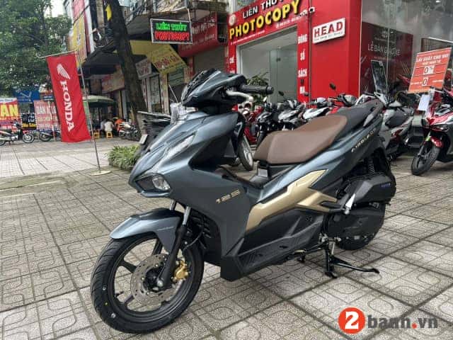 Honda Air Blade 125 2025 phiên bản Đặc Biệt màu Xanh Đen Vàng cá tính