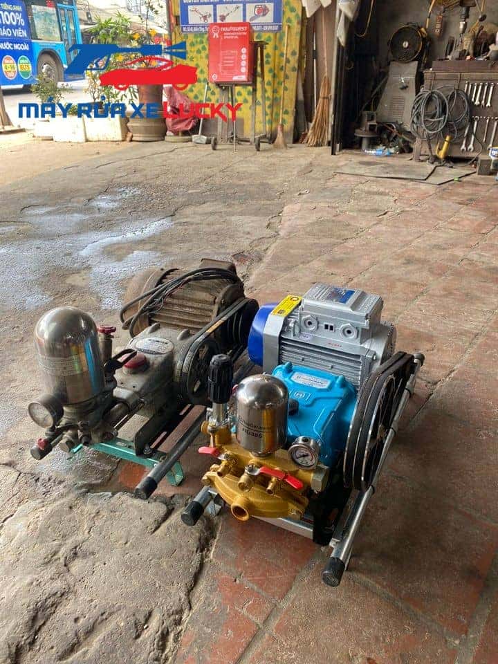Kho máy rửa xe cũ tại Công ty thiết bị Alpha