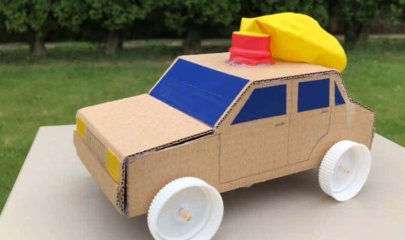 Làm xe ô tô đồ chơi từ bìa cát tông