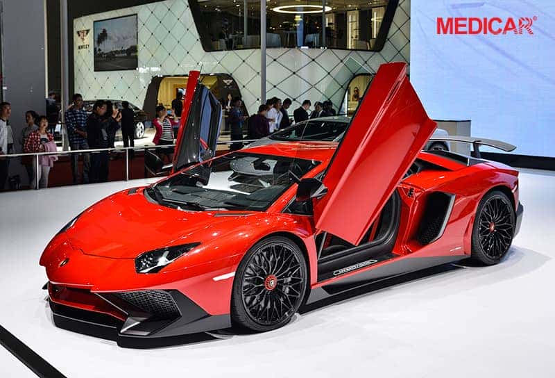 Lamborghini Aventador, mẫu xe ô tô thể thao đắt tiền với thiết kế mạnh mẽ