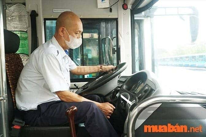 Mức lương tài xế không quá thấp nên rất thu hút người lao động