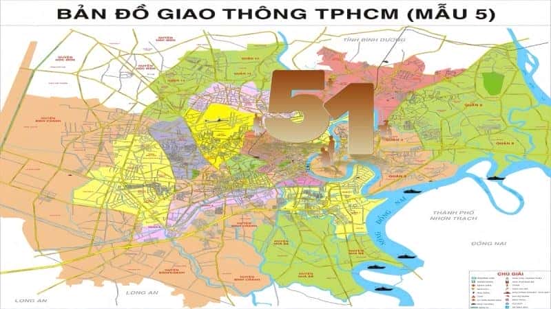 Người dân tham gia giao thông trên đường phố Hồ Chí Minh, nơi có biển số xe 51