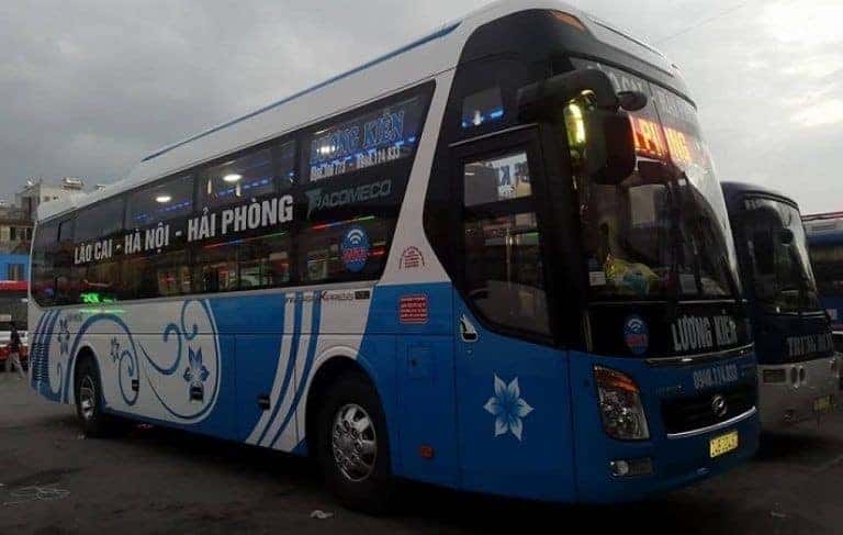 Nhà xe Lương Kiên với logo màu đỏ nổi bật