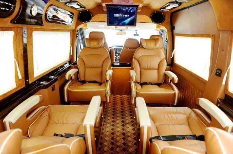 Nội thất sang trọng của xe limousine Cúc Tùng đi Nha Trang