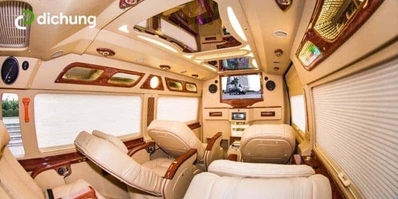 Nội thất tiện nghi của xe limousine chất lượng cao trên tuyến xe khách Hải Hậu Giáp Bát