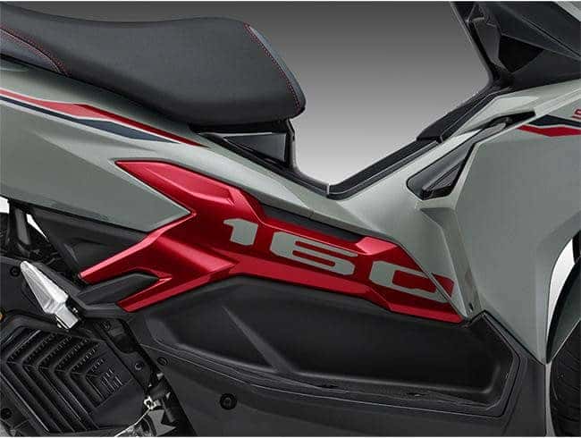 Thiết kế mặt đồng hồ và khu vực lái xe AB 160 năm 2025