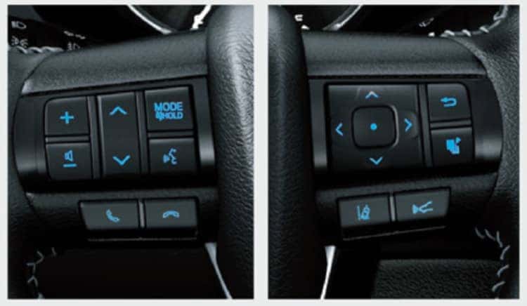 Vô lăng điều chỉnh 4 hướng linh hoạt trên xe bán tải Hilux 2024