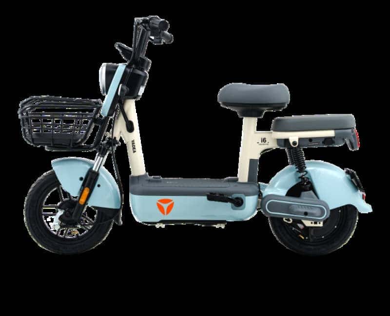 Xe đạp điện Yadea i6 có thiết kế nhỏ gọn, trọng lượng nhẹ, dễ dàng linh hoạt di chuyển trên đường phố