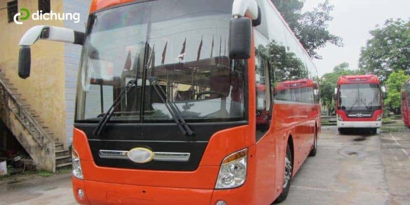 Xe khách di chuyển trên tuyến Mỹ Đình Hải Hậu, Nam Định