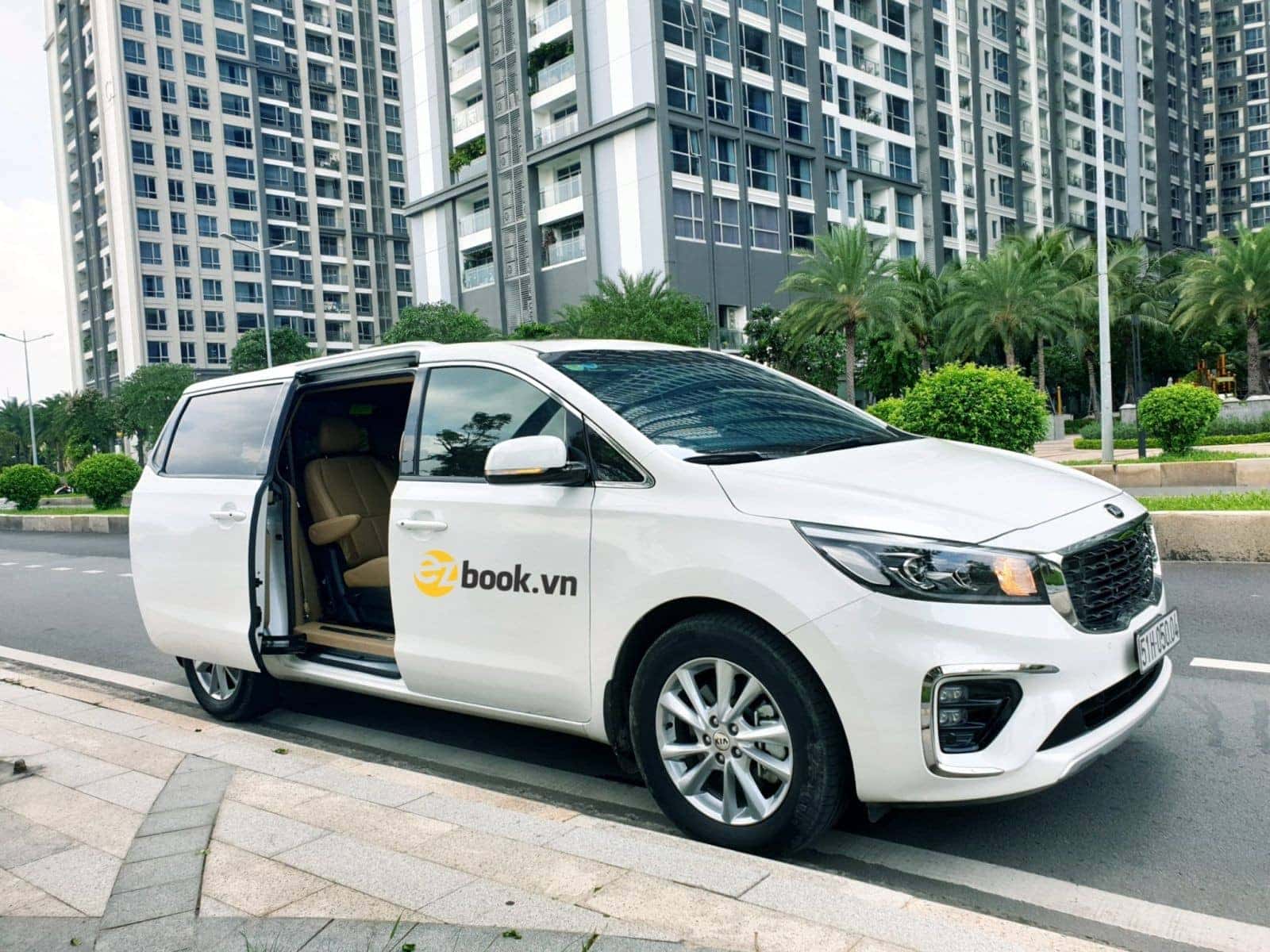 Xe Sedona đa dạng màu sắc