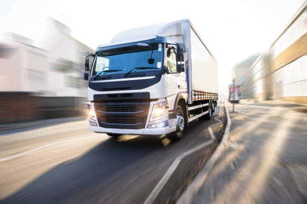 Xe tải chở hàng lưu thông trên tuyến Hà Nội Hưng Yên