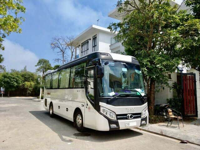 Xe Thaco 35 chỗ bóng hơi đời mới tiện nghi, lựa chọn hàng đầu cho dịch vụ thuê xe 35 chỗ tại Hà Nội.