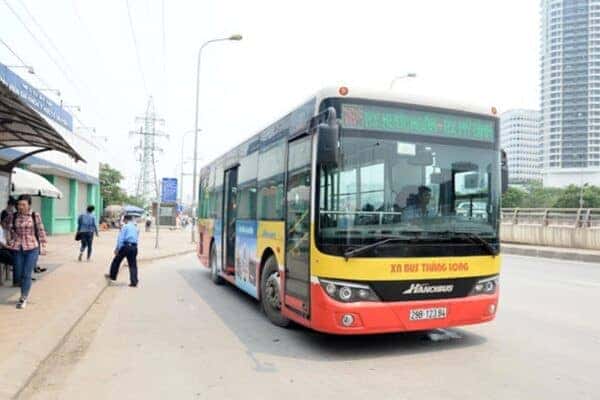 Biển chỉ dẫn các tuyến xe buýt Hà Nội để đi đến bến xe Mỹ Đình
