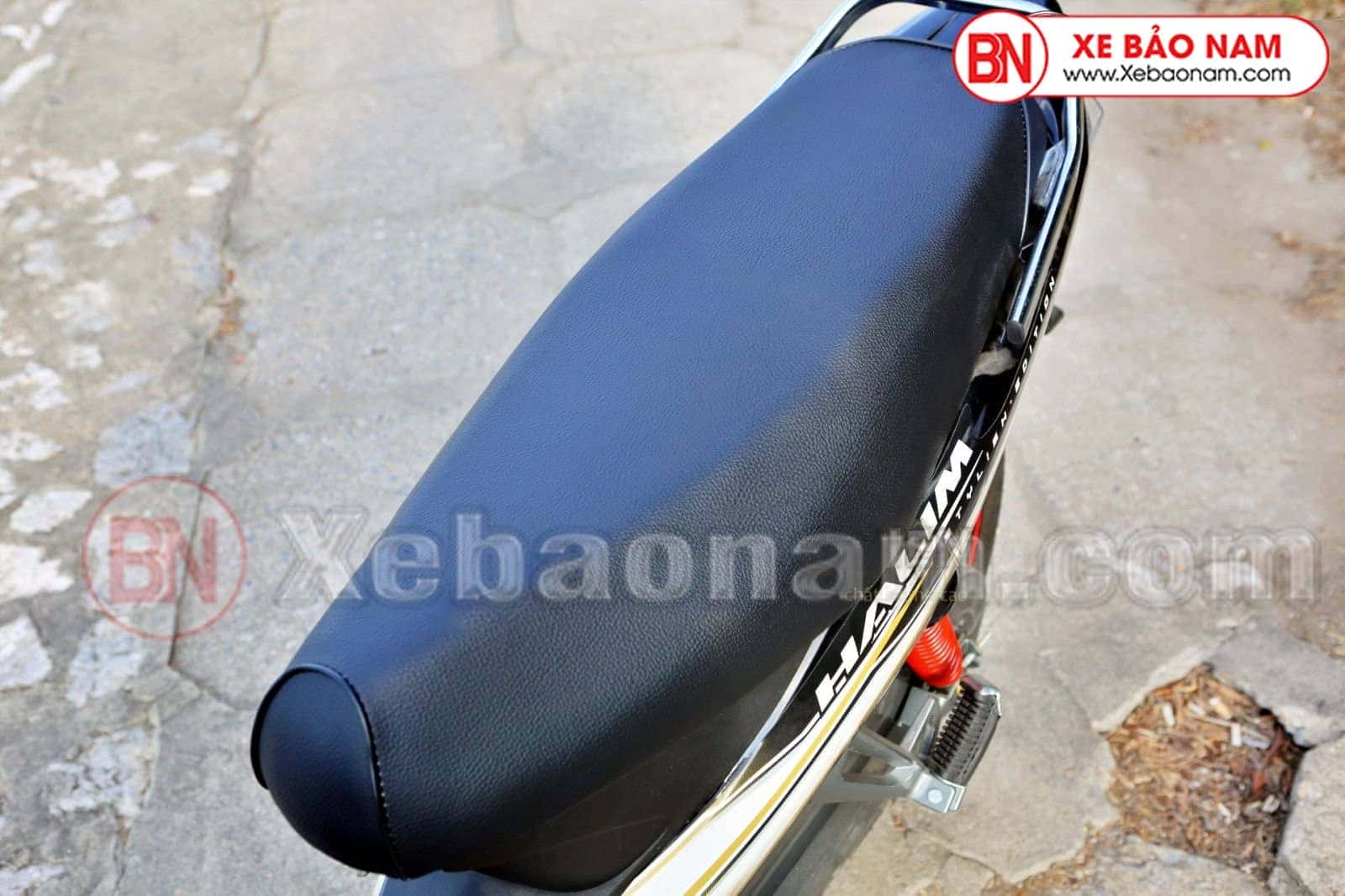 Cốp xe và bình xăng dưới yên xe Sirius 50cc