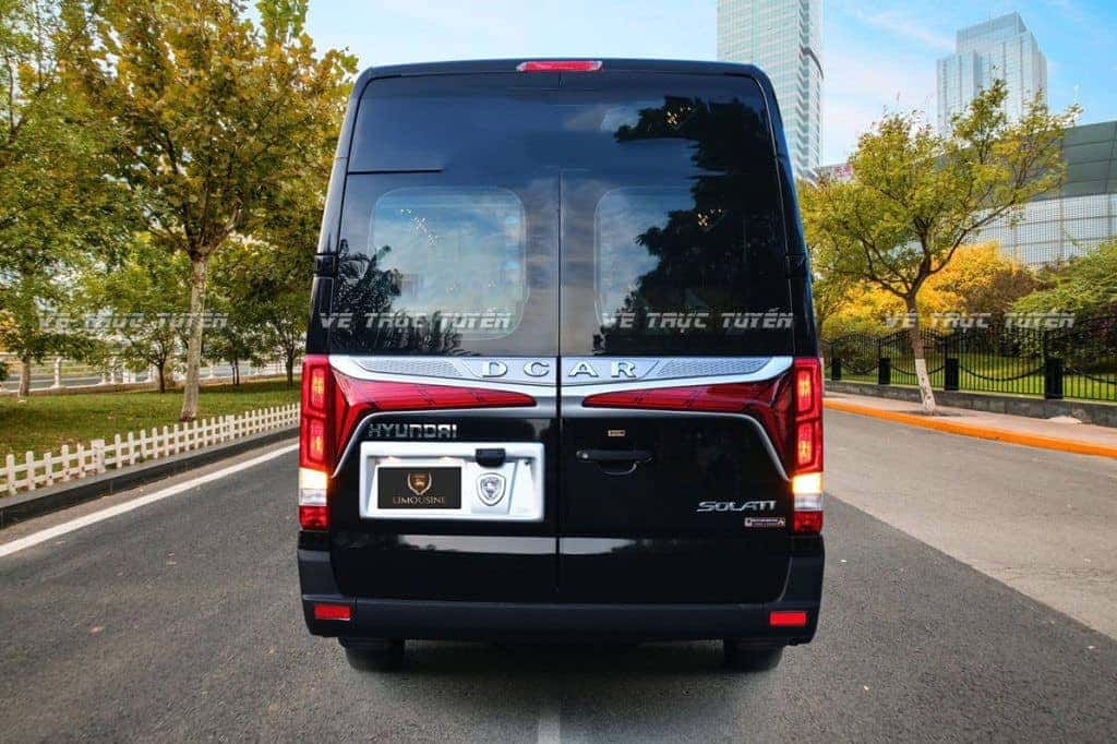 Dòng xe limousine hiện đại di chuyển tuyến Hà Nội Thanh Hóa