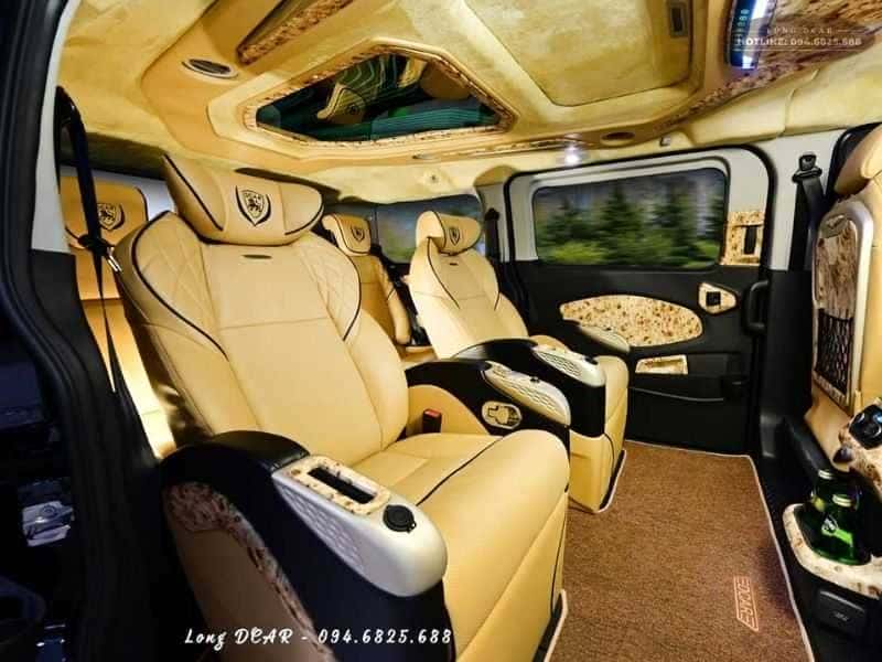 Ford Tourneo Limousine DCar Hạng Thương Gia với nội thất đẳng cấp