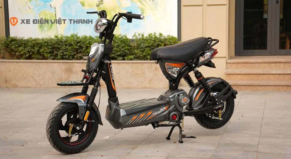 Mẫu xe đạp điện M133 Mini màu đỏ nhỏ gọn, tiện lợi cho học sinh cấp 2