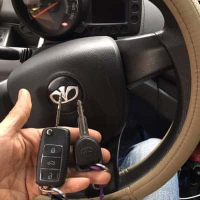 Mô hình chìa khóa remote xe Honda, minh họa cho dịch vụ làm chìa khóa xe ô tô.