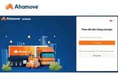 Nhân viên tổng đài Ahamove đang hỗ trợ tra cứu thông tin tài xế