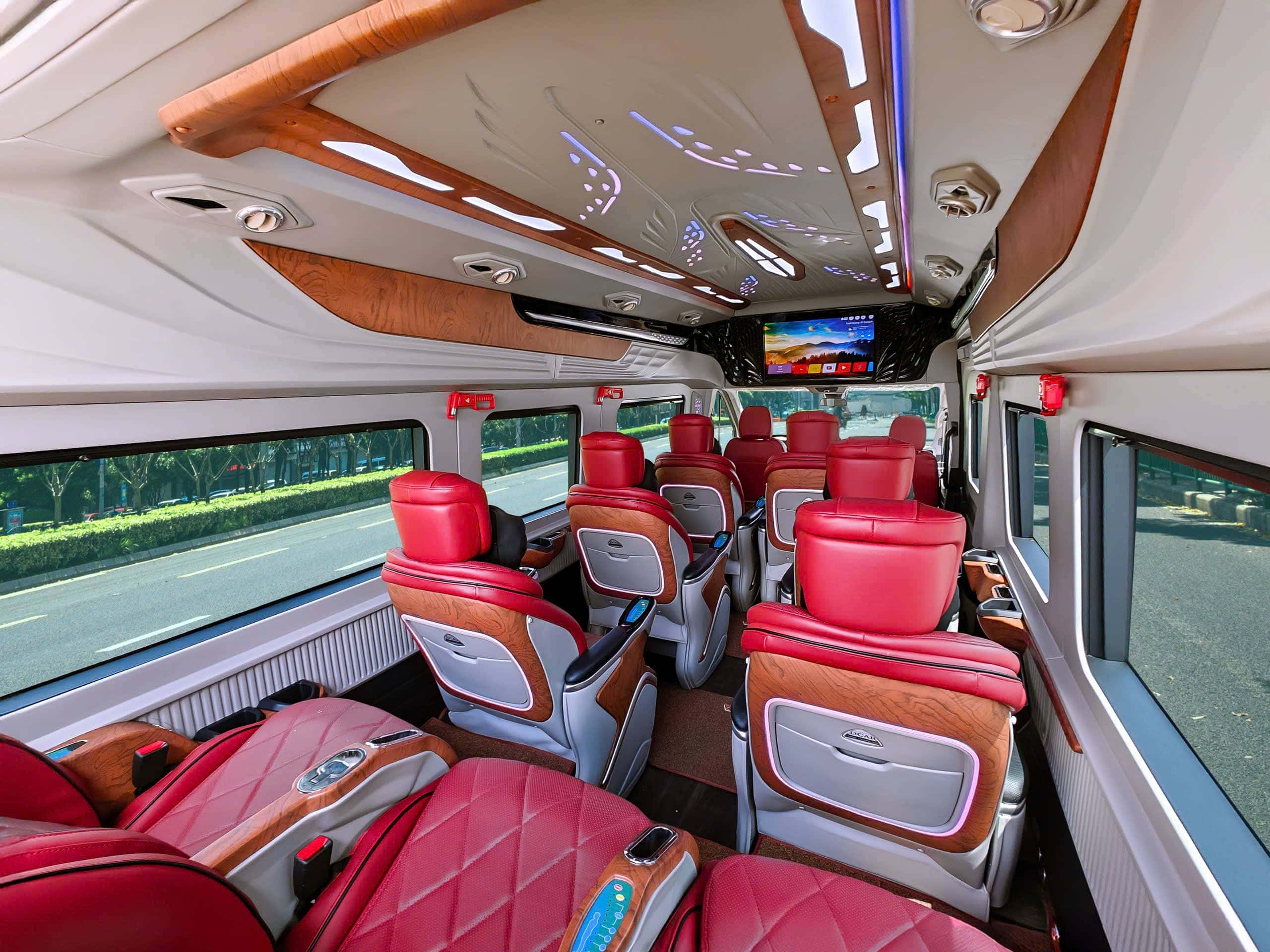 Nội thất sang trọng của xe limousine đi Hải Phòng Hà Nội
