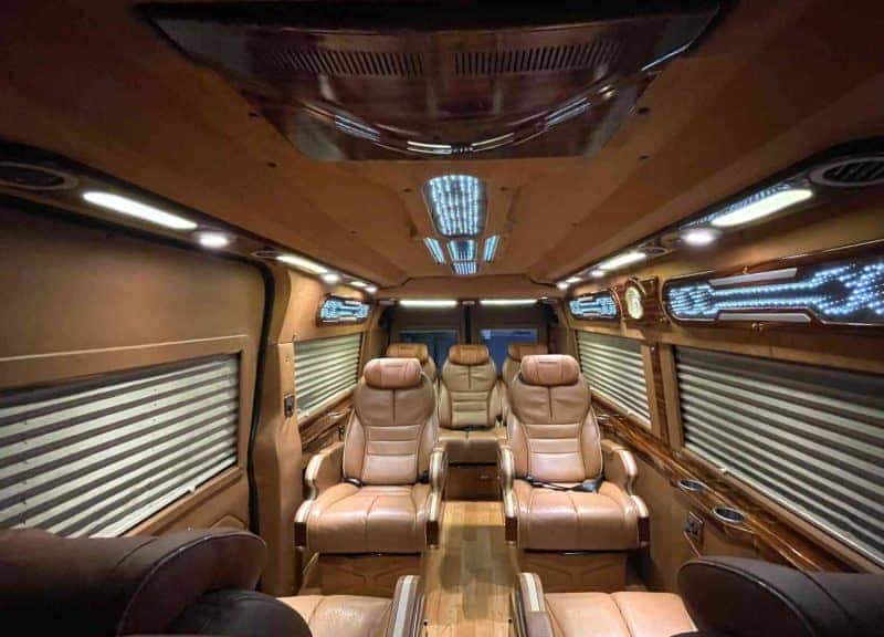Nội thất xe limousine Hưng Thịnh Phát sang trọng