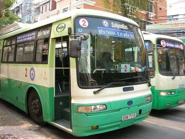 Phương tiện công cộng di chuyển đến địa chỉ bến xe Miền Tây