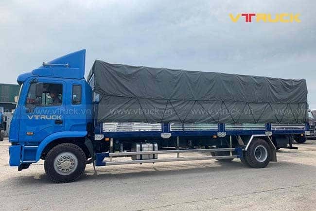 Thiết kế thùng mui bạt linh hoạt của xe tải JAC A5 4x2