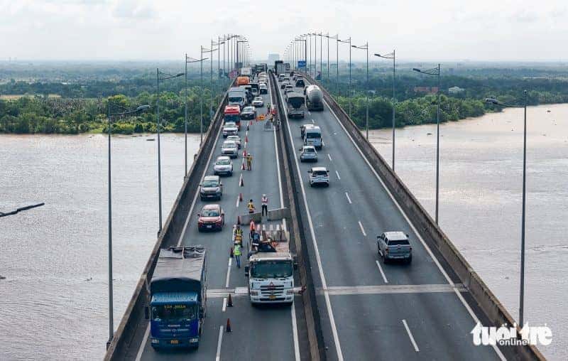 Tình trạng kẹt xe trên cầu Long Thành thuộc cao tốc Long Thành - Dầu Giây