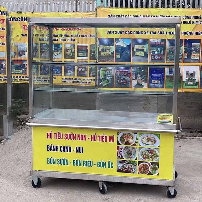 Xe bán hủ tiếu thơm ngon