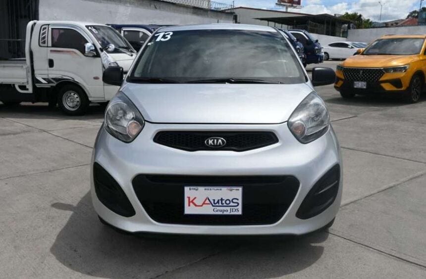 Kia morning sản xuất năm 2013 sở hữu phong cách thiết kế hiện đại
