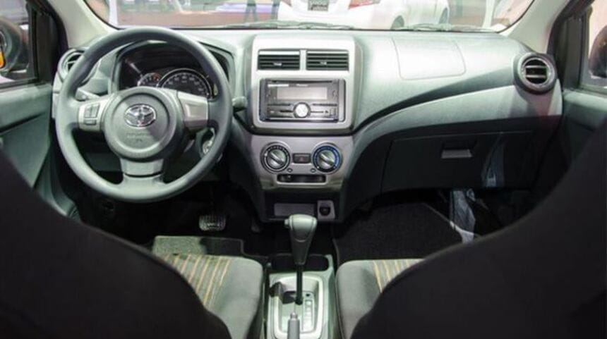 Phần nội thất của Toyota Wigo 2019 được thiết kế đơn giản