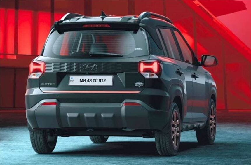 Xe có chiều dài cơ sở là 2450 mm và có khoảng sáng gầm xe là 185 mm