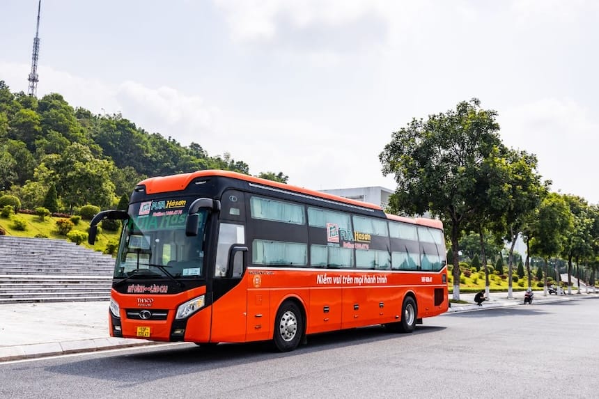 Nhiều nhà xe uy tín tập trung tại bến xe trung tâm Lào Cai