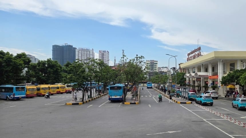 Nhiều tuyến xe liên tỉnh hoạt động tại bến xe Kim Sơn