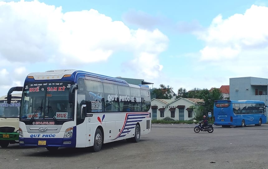 Bến xe Tam Kỳ hoạt động từ năm 2005, được xây dựng với quy mô rộng lớn