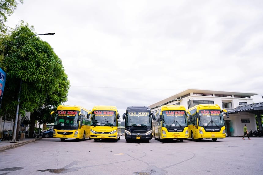 Các tuyến xe ra vào với tần suất dày đặc hàng ngày