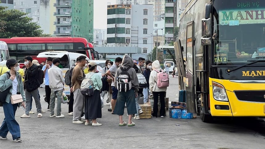 Nắm rõ kinh nghiệm di chuyển an toàn tại bến xe